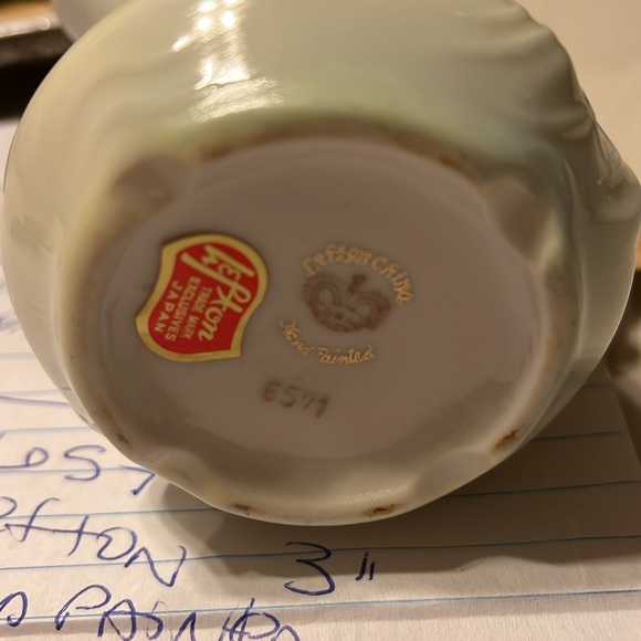 Vintage Creamer 657 Lefton 3 inch tall, handpainted good shape - Picture 5 of 5